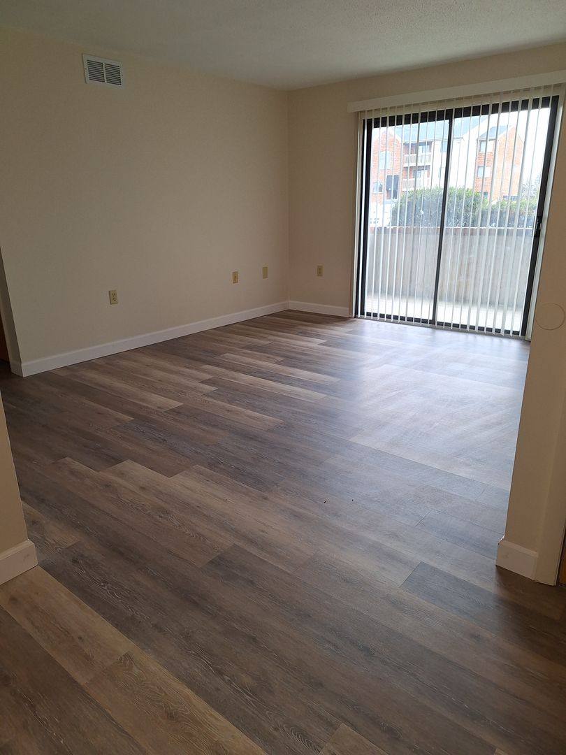 Apartment for rent at 402 Ashland Ave, Wapakoneta, OH 45895