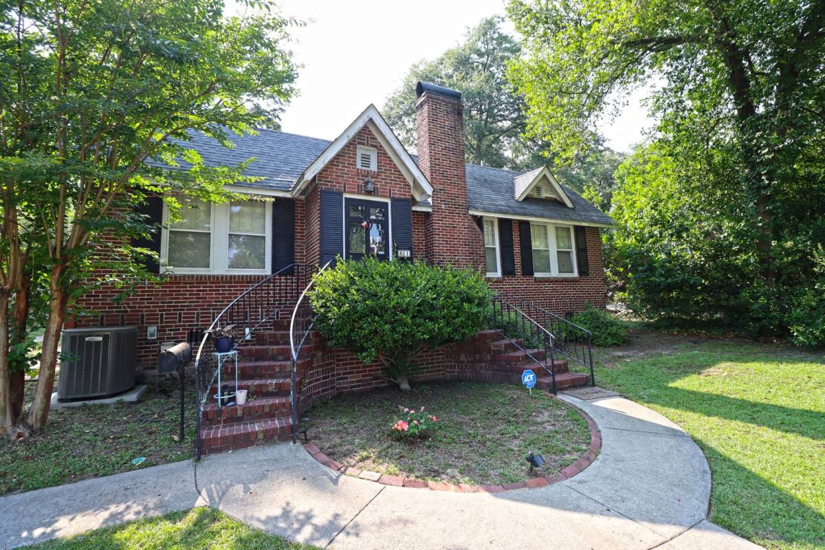 House for rent at 811 Poinsettia St, Columbia, SC 29205