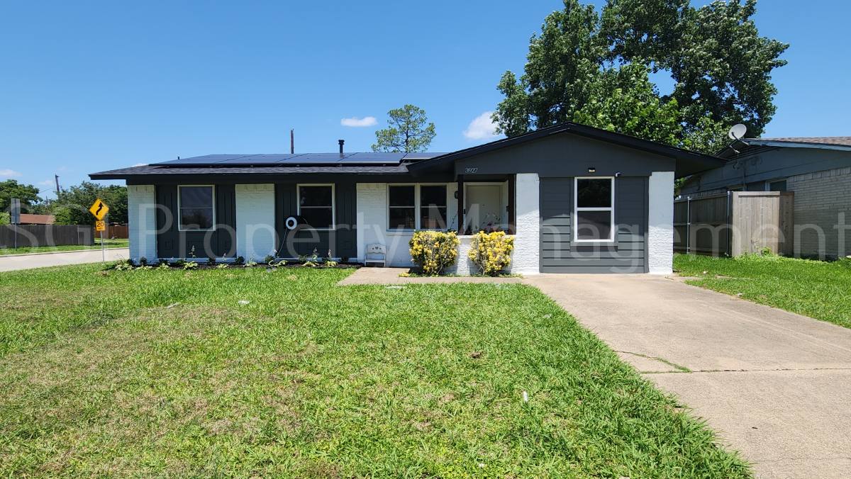 House for rent at 3927 Emerald Dr, Mesquite, TX 75150