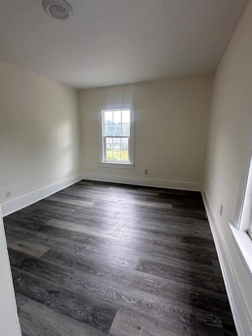 Apartment for rent at 586 County Route 23, Acra, NY 12405