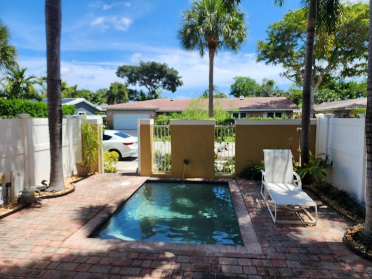 Townhouse for rent at 3909 NE 21st Ave, Fort Lauderdale, FL 33308