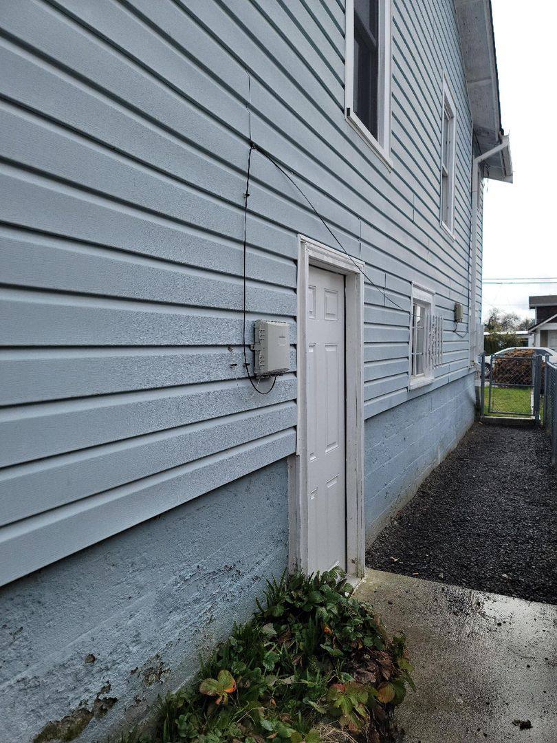 Apartment for rent at 2124 7th St, Bremerton, WA 98312
