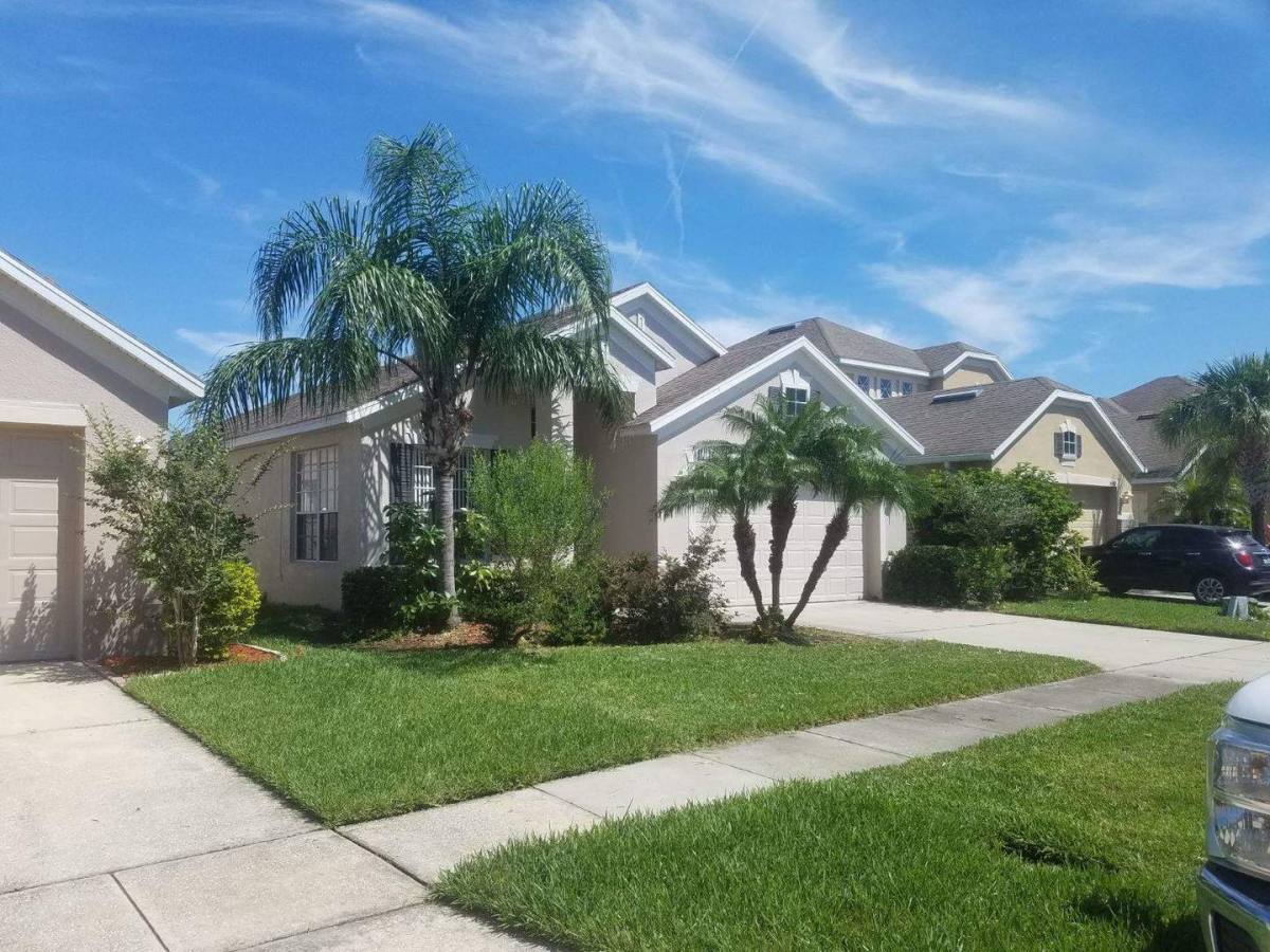 House for rent at 14448 Huntcliff Park Way, Orlando, FL 32824