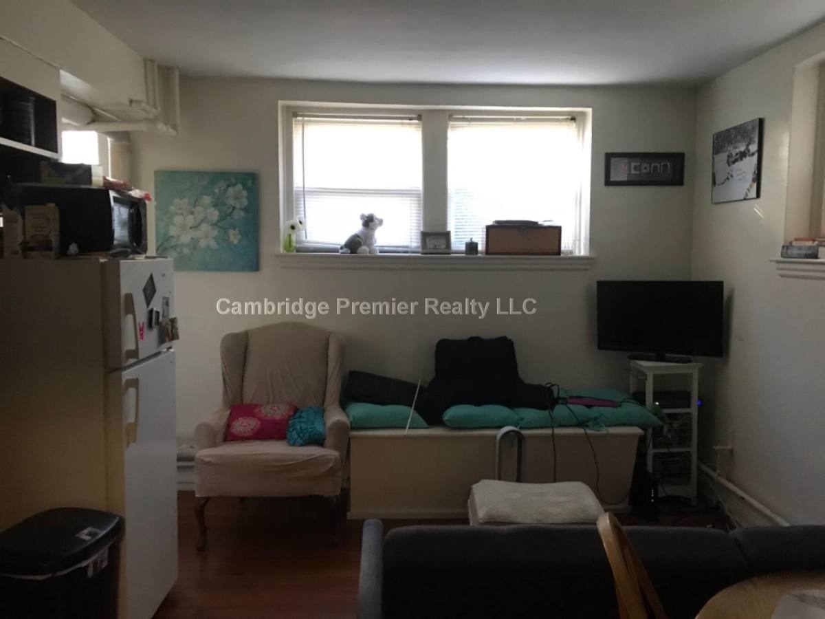 71 Martin St #2B, Cambridge, MA 02138