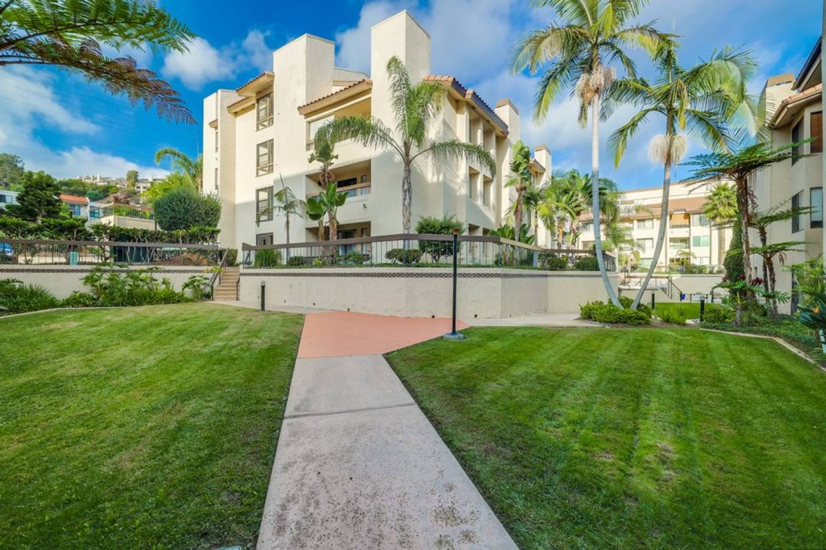 Condo for rent at 6757 Friars Rd, San Diego, CA 92108