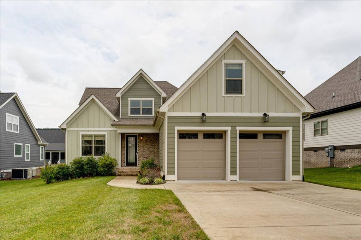 House for rent at 2318 Large Oak Dr, Ooltewah, TN 37363