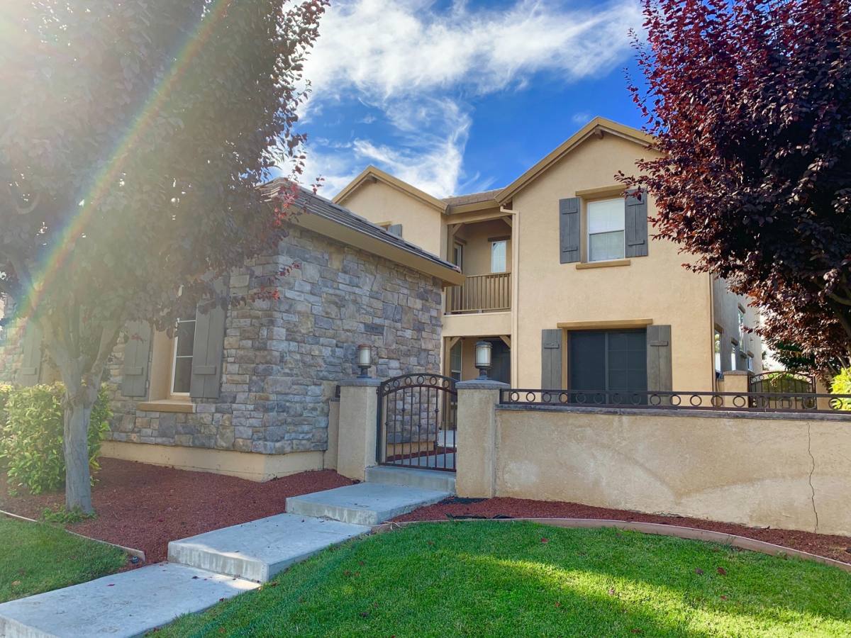 House for rent at 1205 Imperial Lily Dr, Patterson, CA 95363