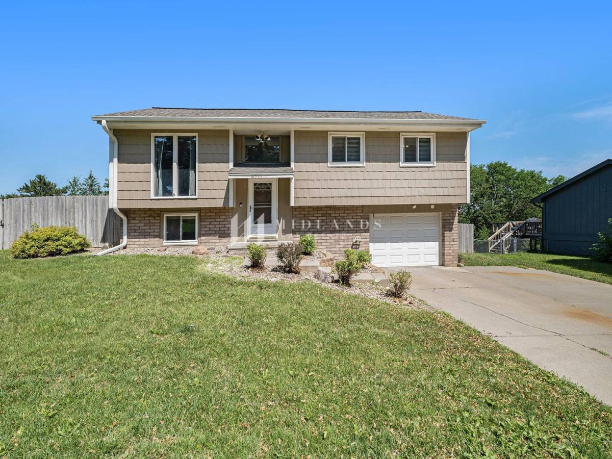 House for rent at 8711 S 143rd St, Omaha, NE 68138