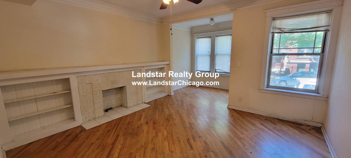 Apartment for rent at 7507 N Greenview #1, Chicago, IL 60626