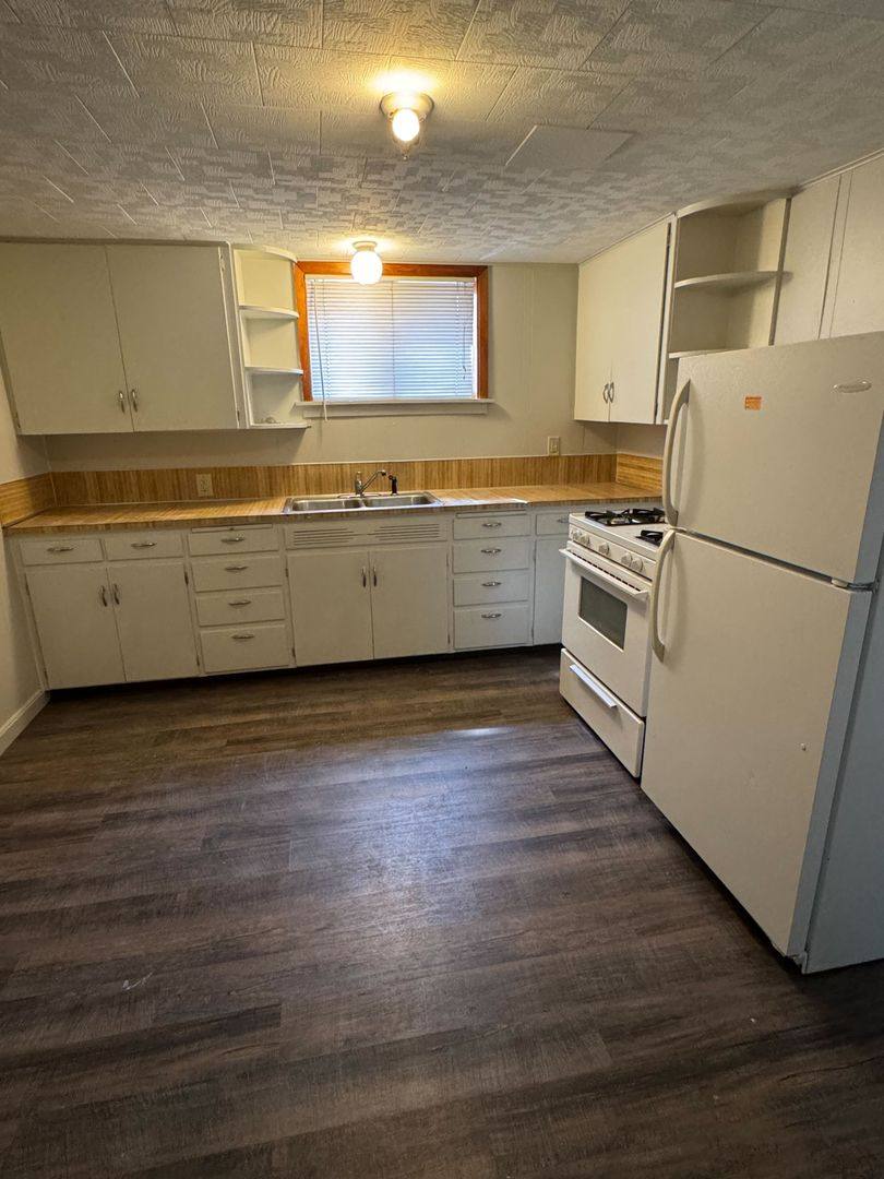 Apartment for rent at 408 2nd Ave NE, Mandan, ND 58554
