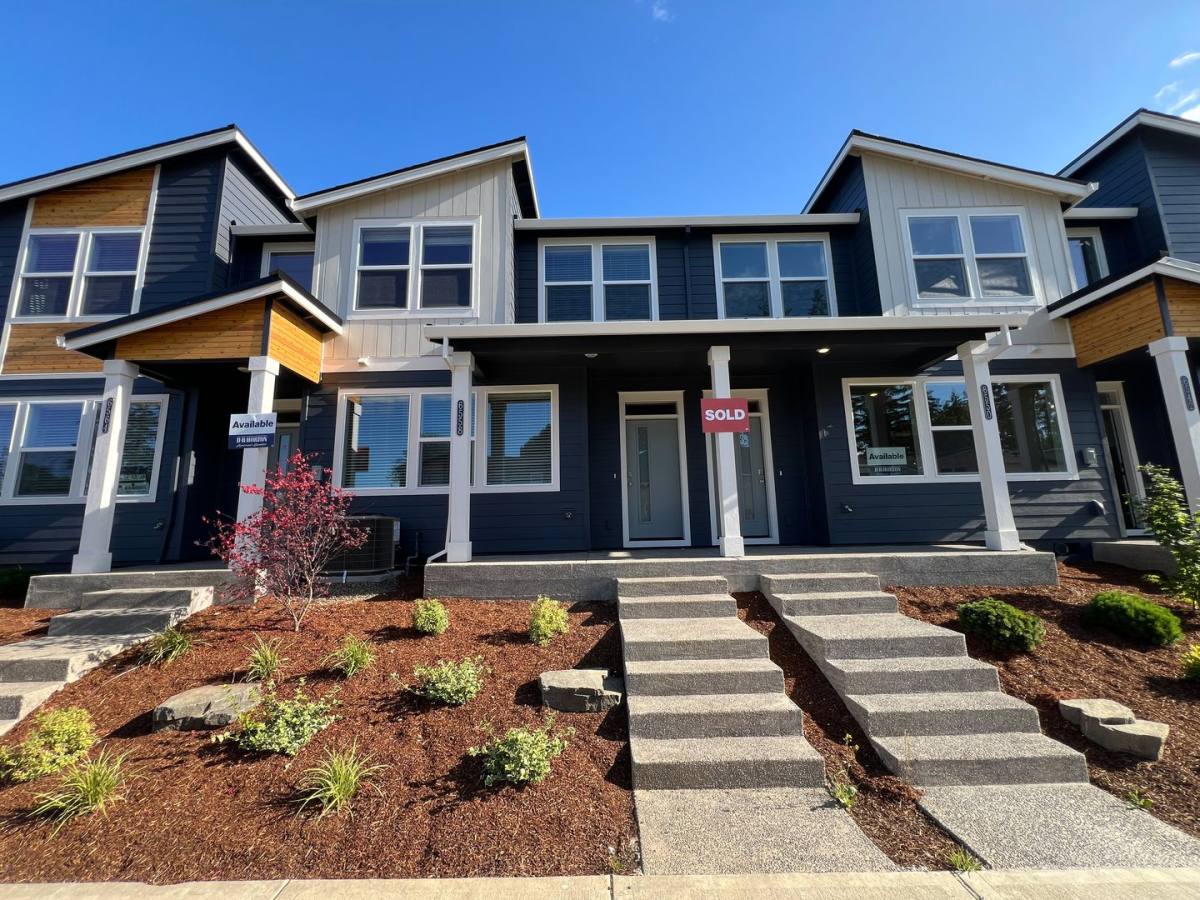 Townhouse for rent at 6558 SE Nasha St, Hillsboro, OR 97123