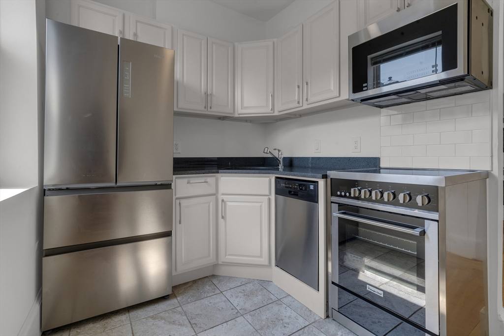 Apartment for rent at 1082 Commonwealth Ave #400, Boston, MA 02215