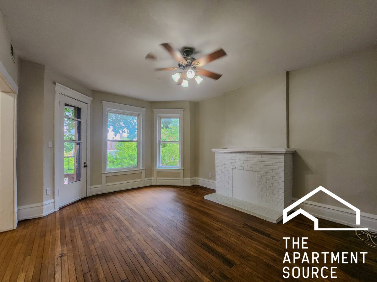 Apartment for rent at 4330 N Sheridan Rd #2, Chicago, IL 60613