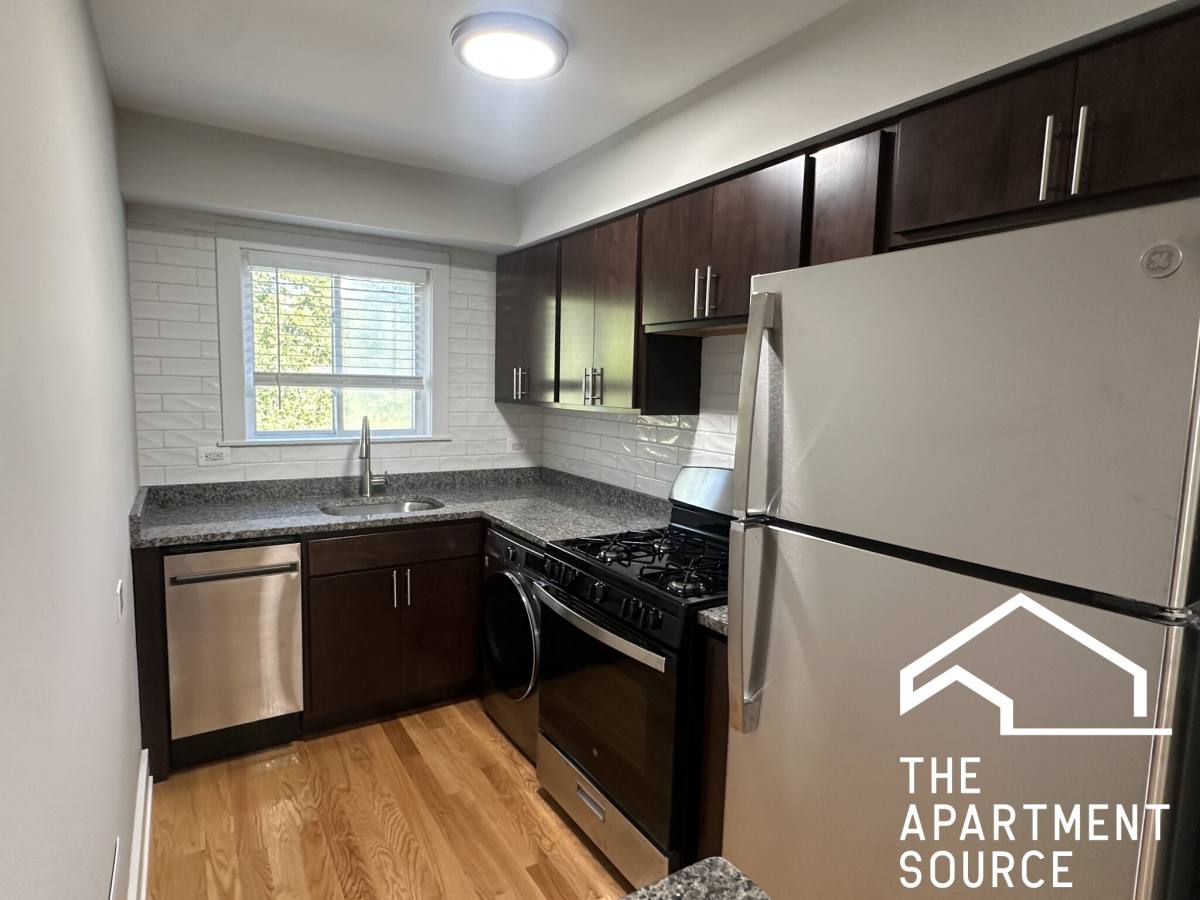 Condo for rent at 696 Elm Place #201, Highland Park, IL 60035