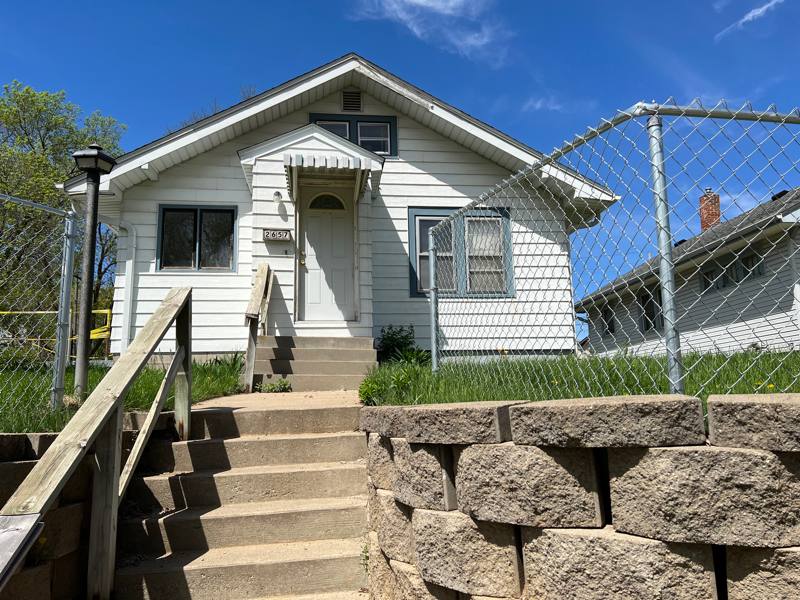 House for rent at 2657 S Palmetto St, Sioux City, IA 51106