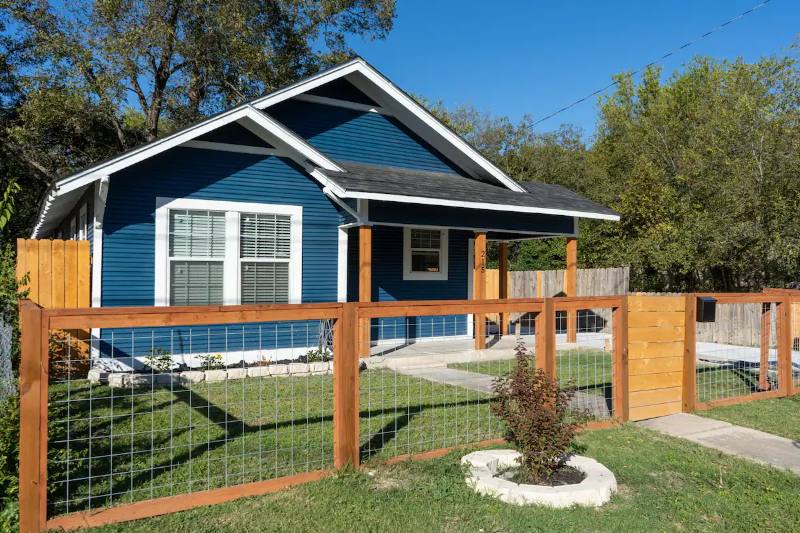 House for rent at 215 Blue Bonnet, San Antonio, TX 78202