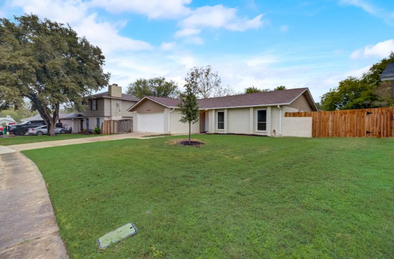 Apartment for rent at 13614 Larkbrook, San Antonio, TX 78233