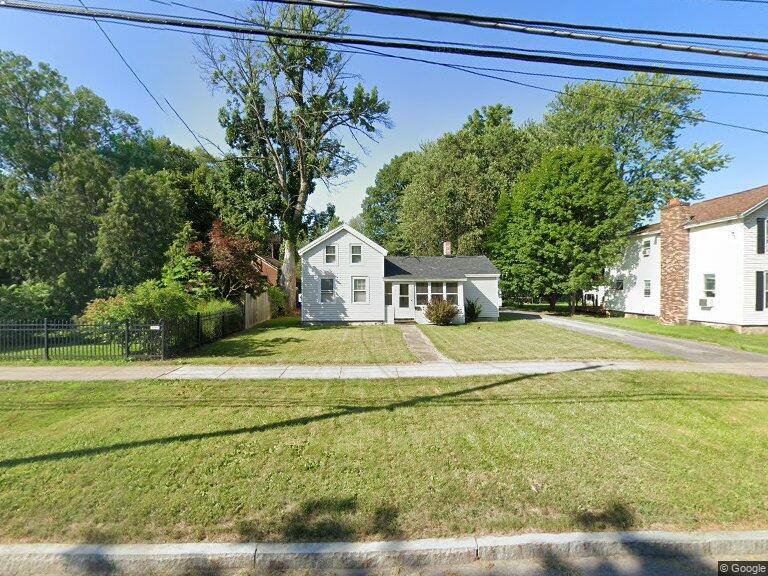 House for rent at 612 2nd St, Liverpool, NY 13088