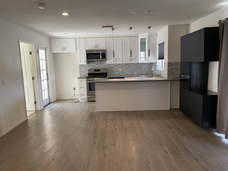 Townhouse for rent at 1801 W Victory Blvd #102, Burbank, CA 91506