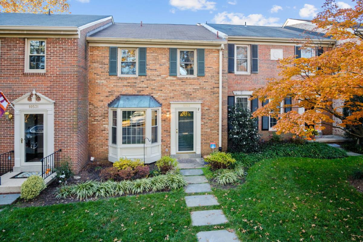 Townhouse for rent at 10533 Assembly Dr, Fairfax, VA 22030