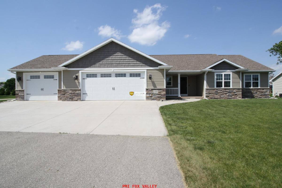 House for rent at 1439 Anthem Dr, Neenah, WI 54956