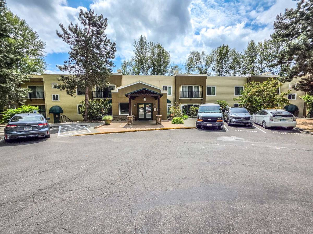 Condo for rent at 12439 NE Totem Lake Way #206, Kirkland, WA 98034