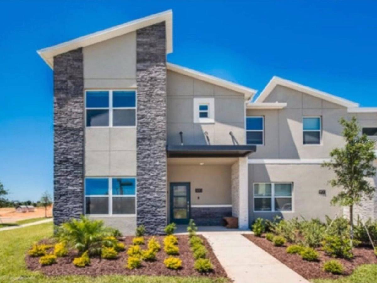 Apartment for rent at 910 Pebble Beach Dr, Davenport, FL 33896