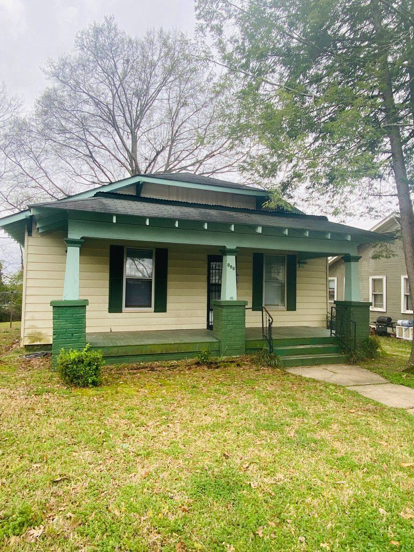 House for rent at 806 E Tombigbee St, Florence, AL 35630