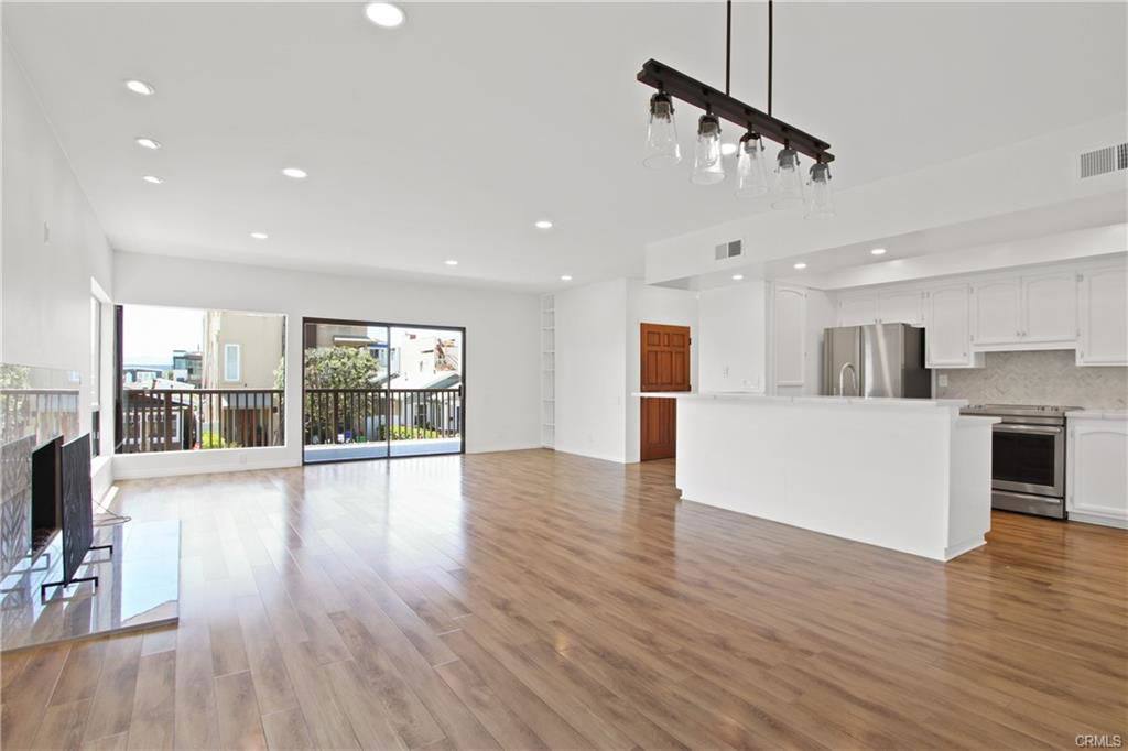 House for rent at 33 4th St, Hermosa Beach, CA 90254