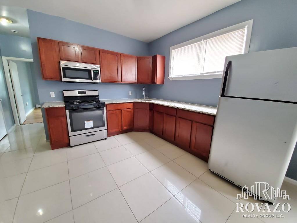 Apartment for rent at 184 22nd St #3R, Irvington, NJ 07111