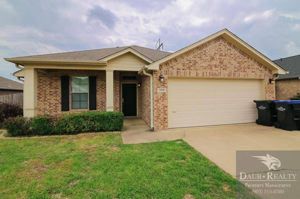 House for rent at 1406 Santa Cruz Dr, Longview, TX 75601