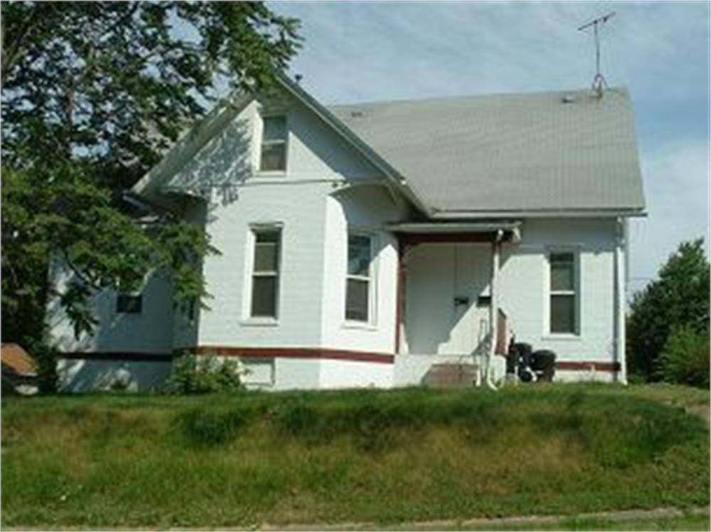 Apartment for rent at 517 1 2 E 8th St, Muscatine, IA 52761