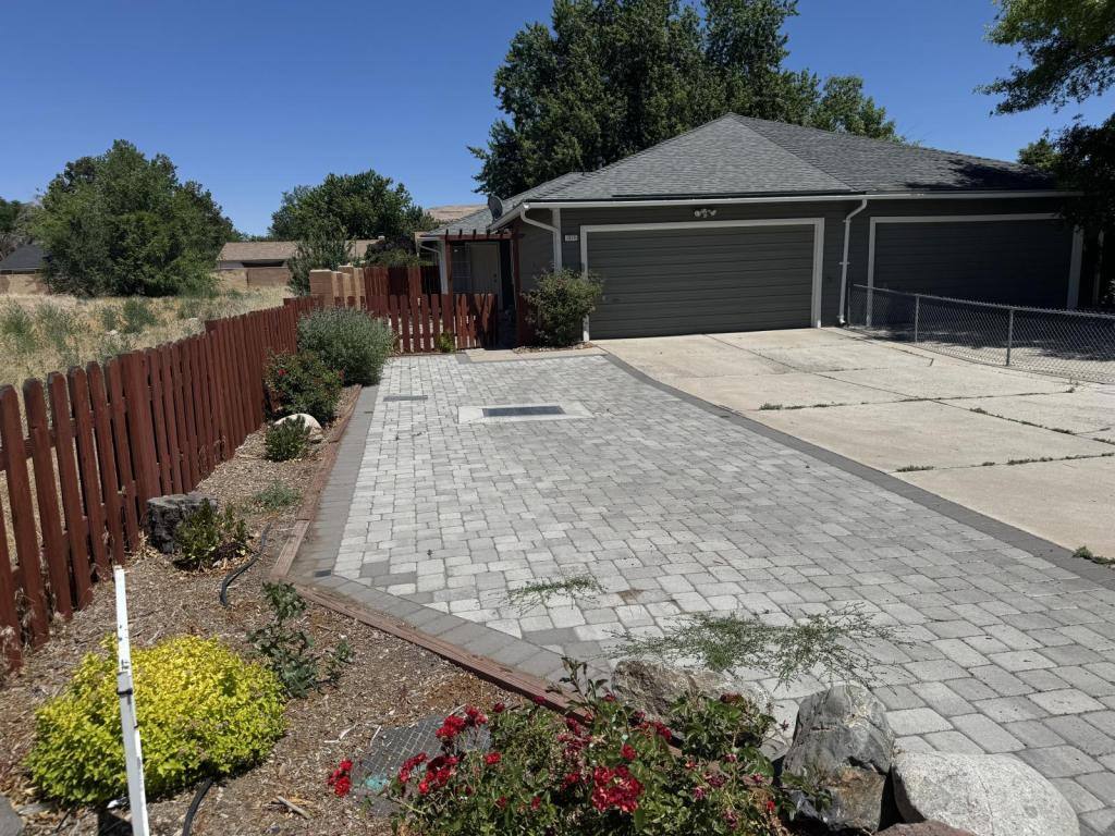 1370 Del Rosa Way, Sparks, NV 89434