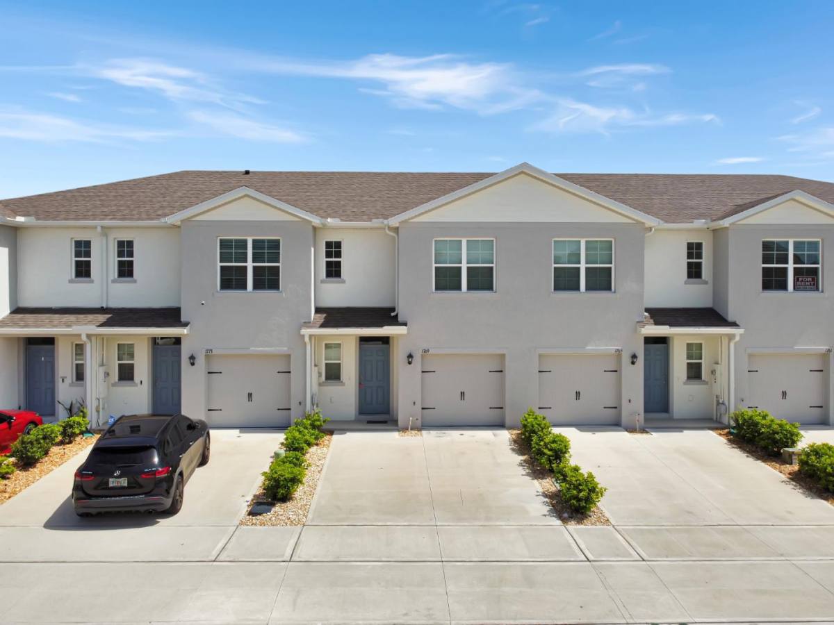 1769 Rock Elm Rd, Davenport, FL 33837