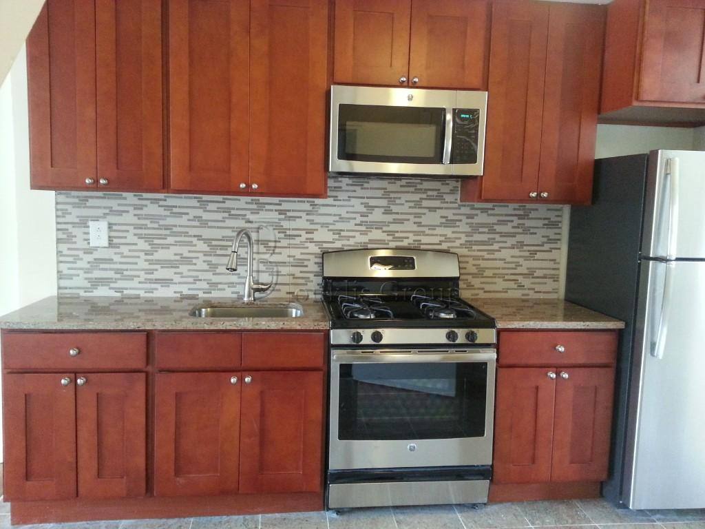 Apartment for rent at 273 Balcom Ave #1, Bronx, NY 10465