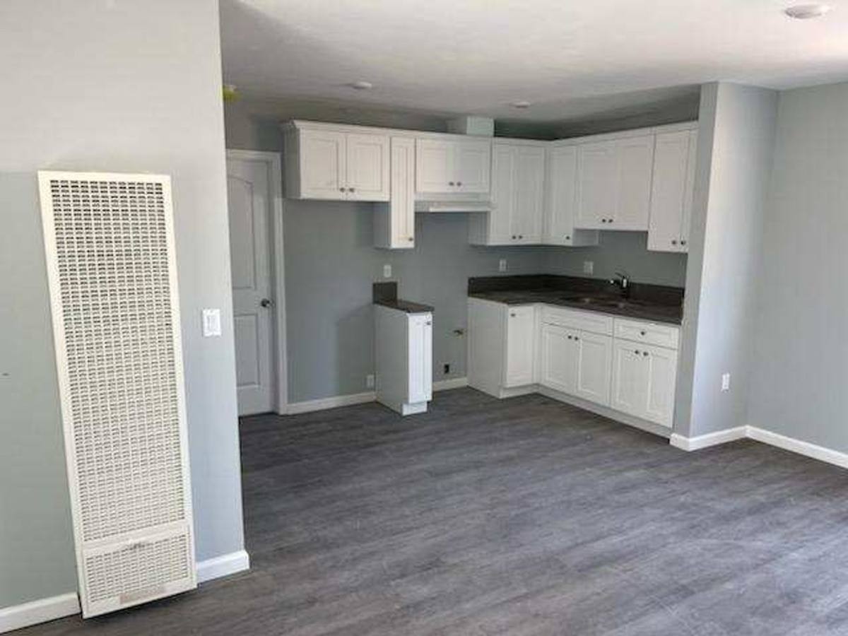 Apartment for rent at 923-931 1 2 W, Los Angeles, CA 90044
