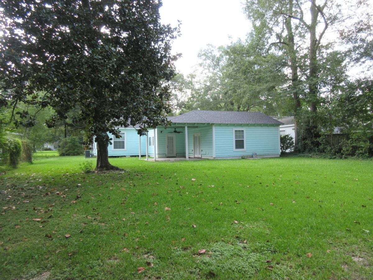 House for rent at 1220 Catherine St, Sulphur, LA 70663