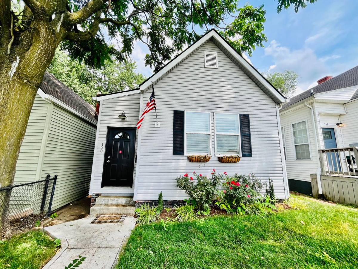 House for rent at 120 E 15th St, New Albany, IN 47150