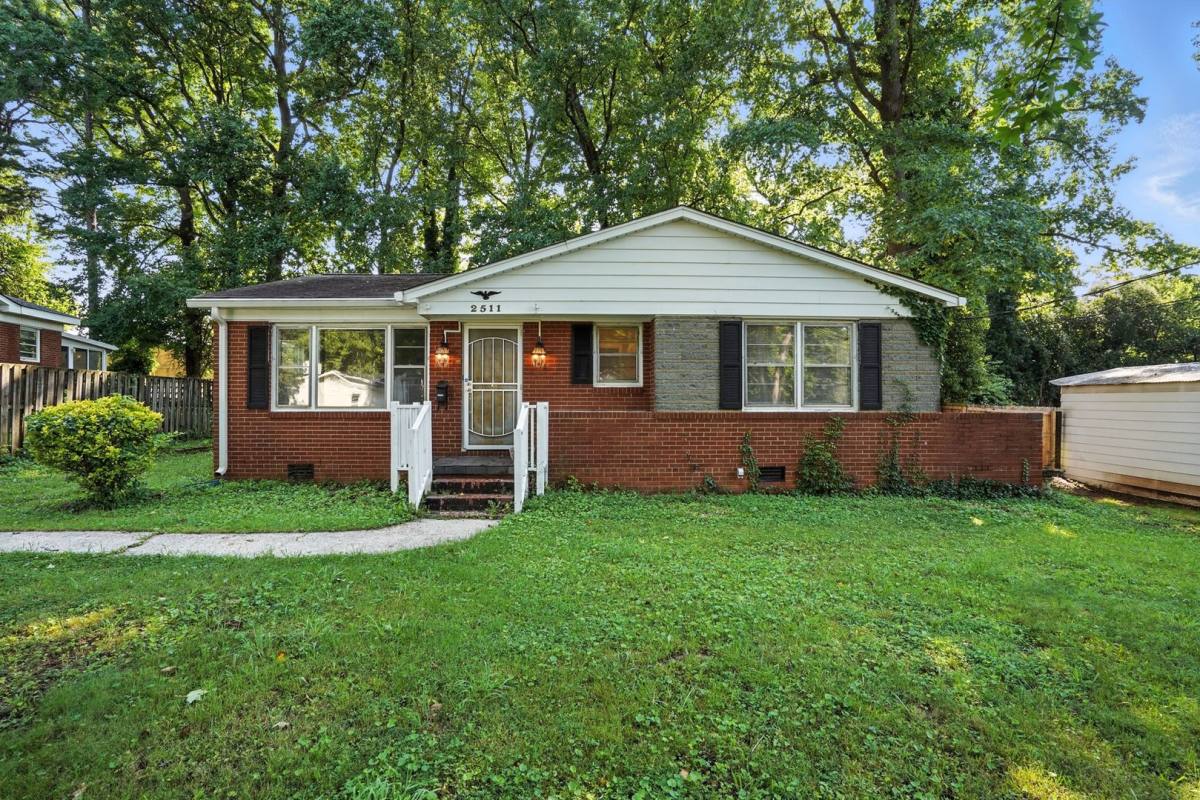 House for rent at 2511 Eaton Rd, Charlotte, NC 28205