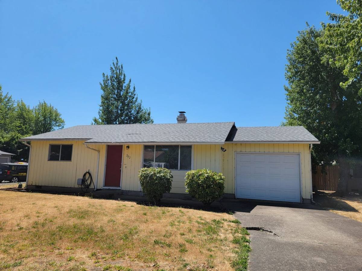 Apartment for rent at 202 & 204 S, Springfield, OR 97478