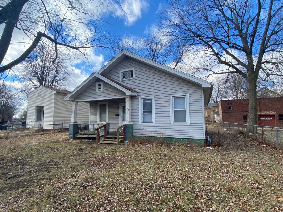 House for rent at 1105 N 5th, Springfield, IL 62702