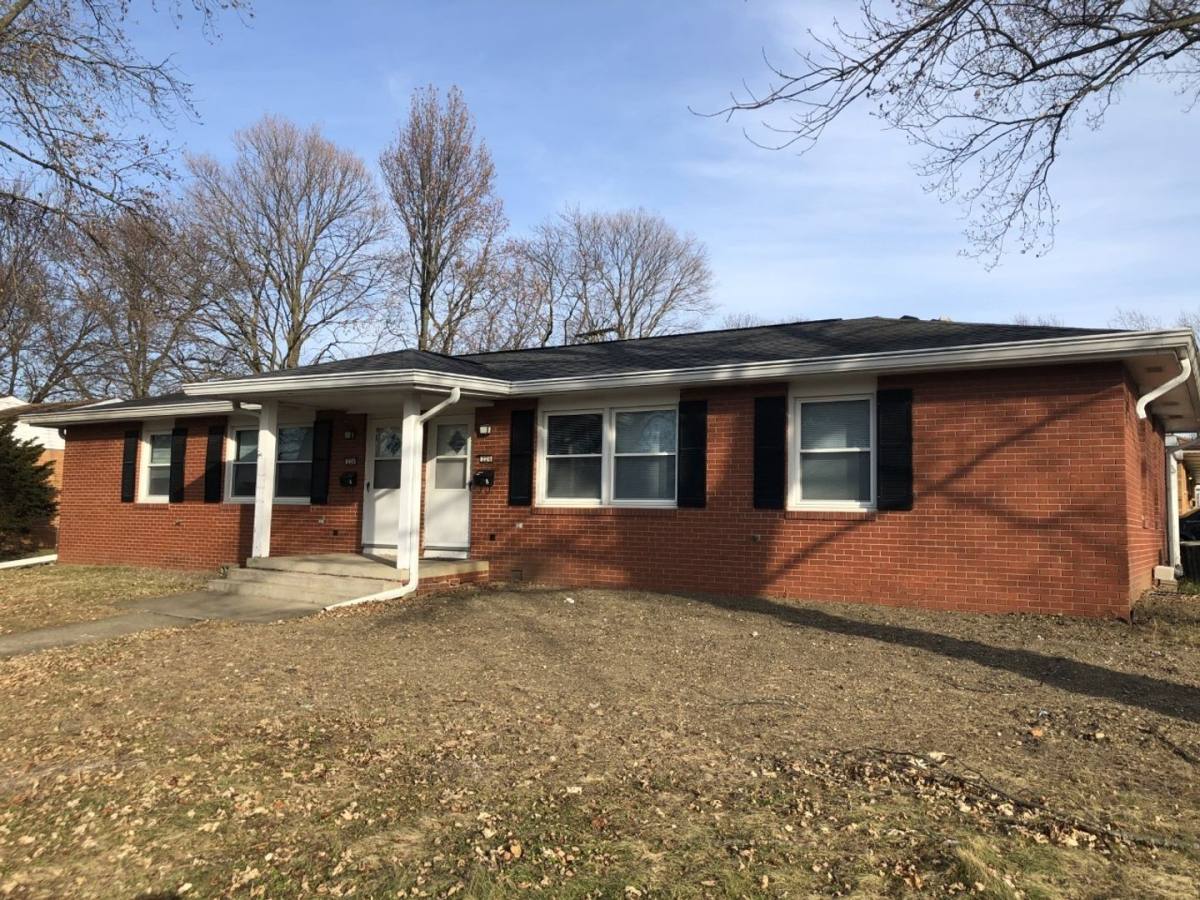 Apartment for rent at 224 Sherwood Way, Bloomington, IL 61701
