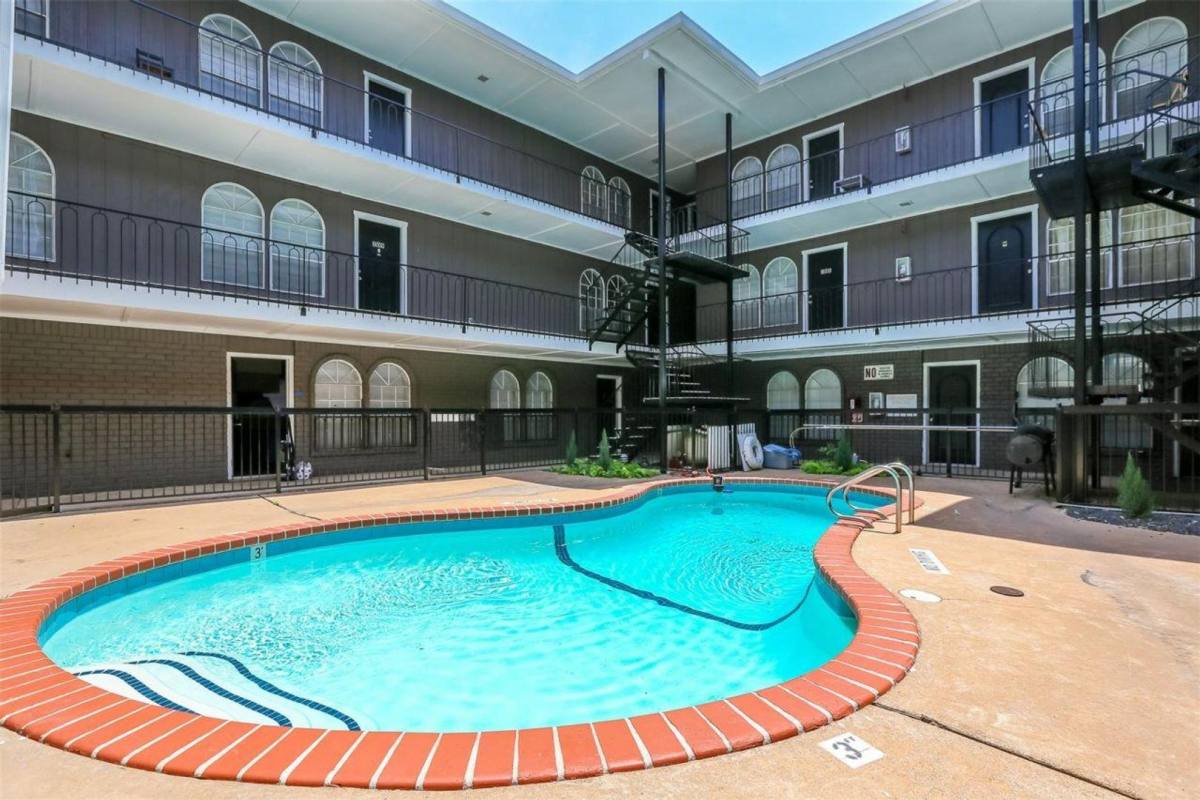 Apartment for rent at 101 E 33rd St, Austin, TX 78705