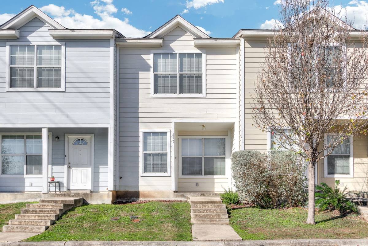 Townhouse for rent at 319 Autumn Pass, San Antonio, TX 78245