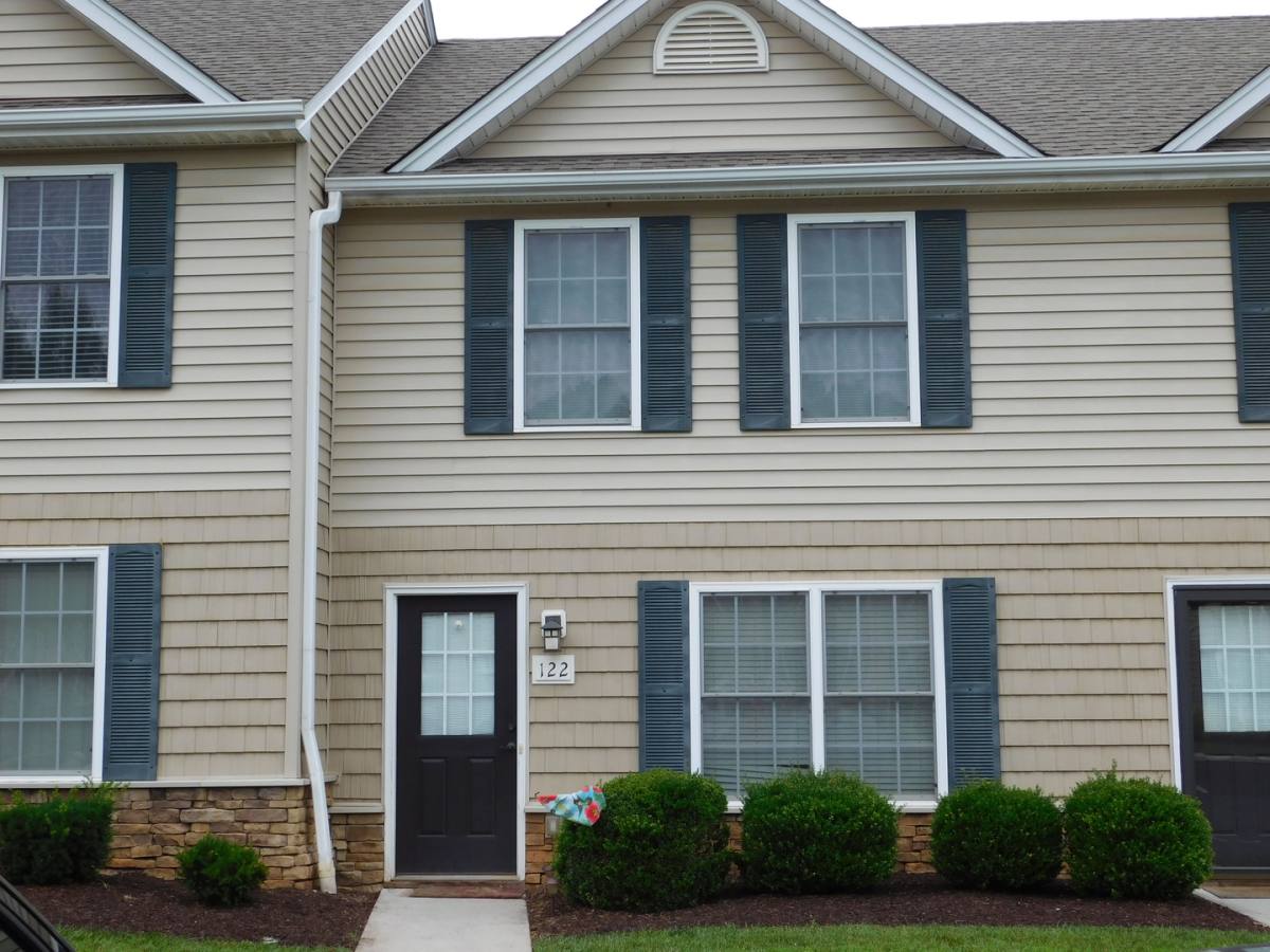 Townhouse for rent at 122 Old Tavern Circle, Lynchburg, VA 24501