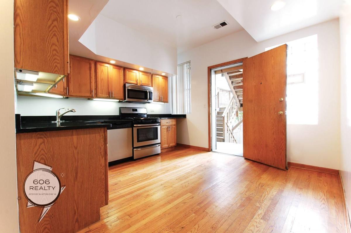 Apartment for rent at 2724 N Kimball, Chicago, IL 60647