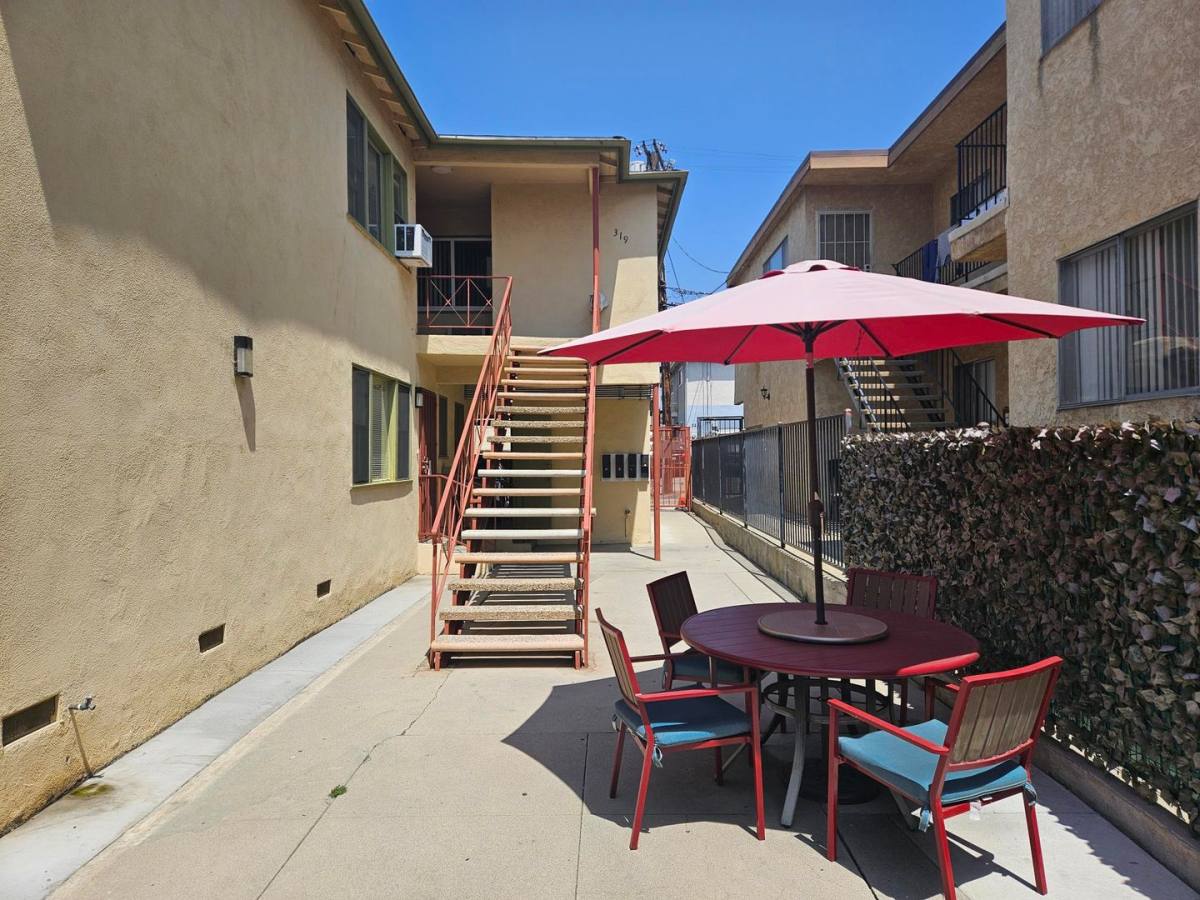 Apartment for rent at 317 E Elmwood Ave, Burbank, CA 91502