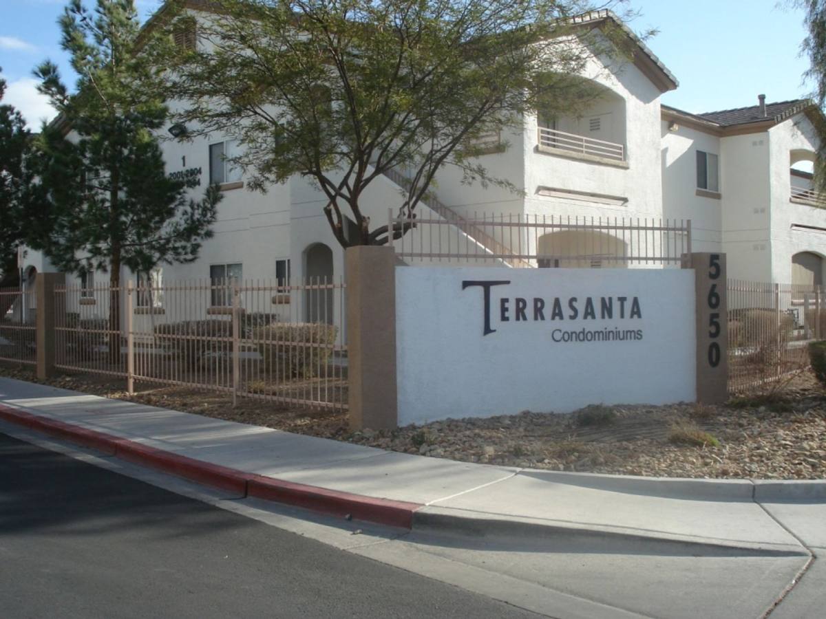 House for rent at 5650 E Sahara Ave #BLDG 11, Las Vegas, NV 89142