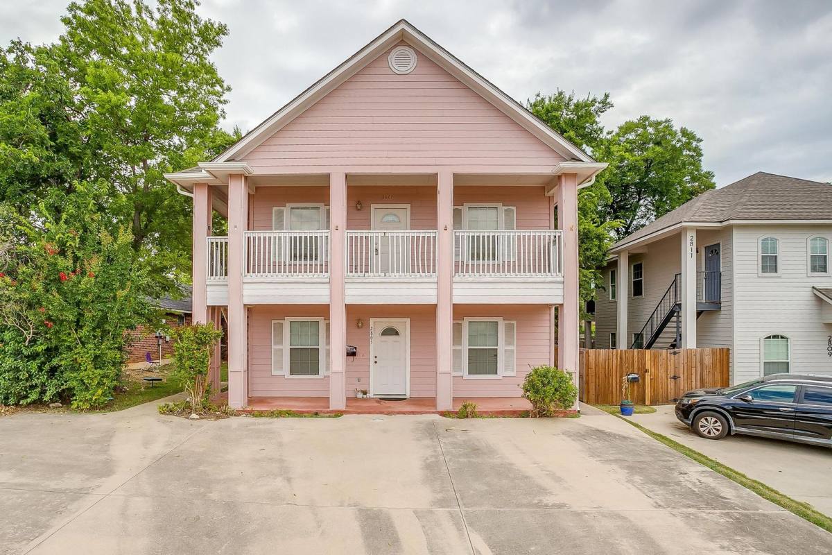 Apartment for rent at 2805 Wayside Ave, Fort Worth, TX 76110