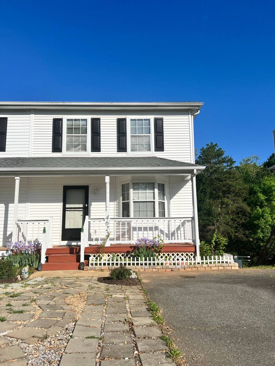 Townhouse for rent at 4622 Briarwood Dr, Charlottesville, VA 22911